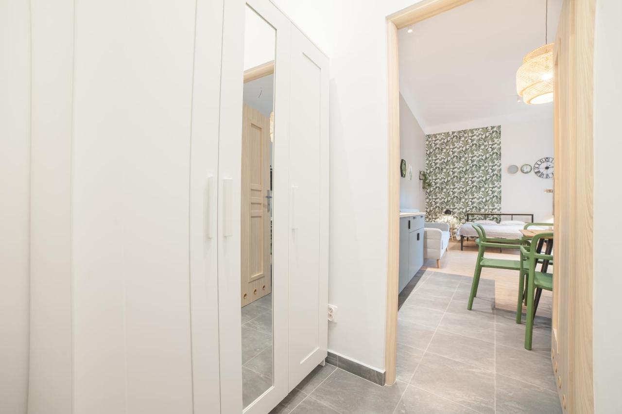 Dizzy Daisy Downtown Apartments Krakow Bagian luar foto