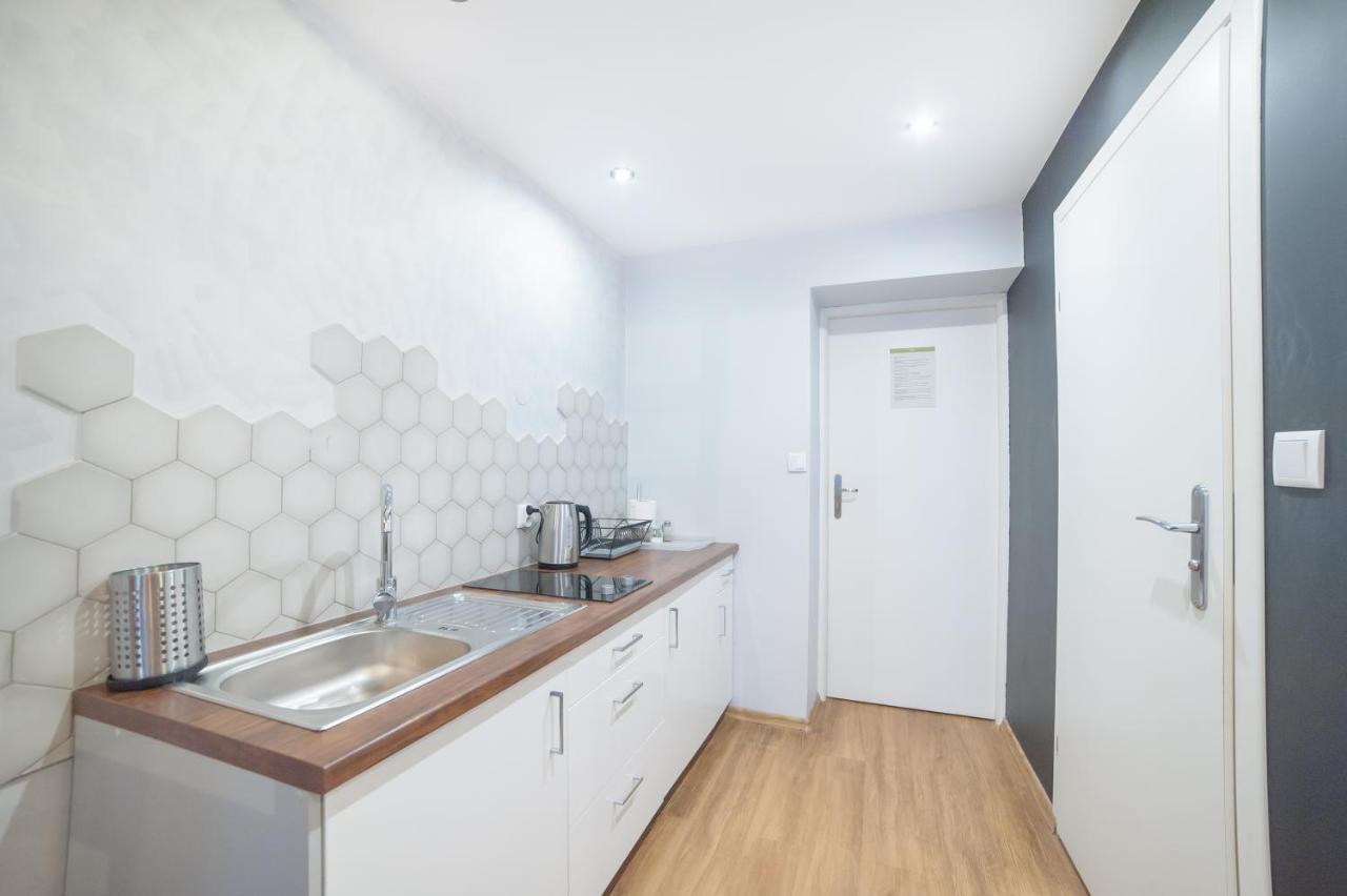 Dizzy Daisy Downtown Apartments Krakow Bagian luar foto